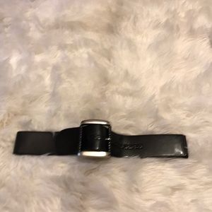 WHITE HOUSE BLACK MARKET  PATENT LEATHER BELT
